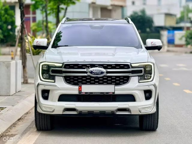 Ford Everest Platinum 2.0L 4×4 AT 2025