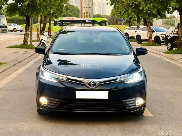 Toyota Corolla Altis 2.0V 2017