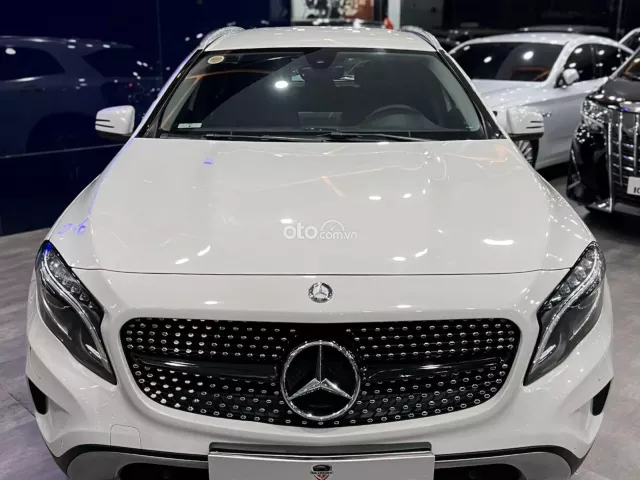 Mercedes-Benz GLA 200 1.6 I4 2016