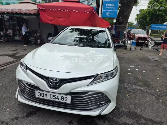 Toyota Camry 2.0G 2020