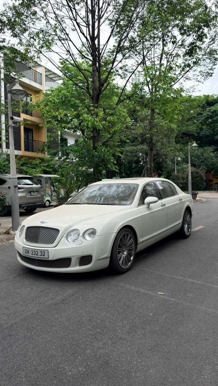 Flying Spur đã lên gói Mansory, lướt nhất Việt Nam