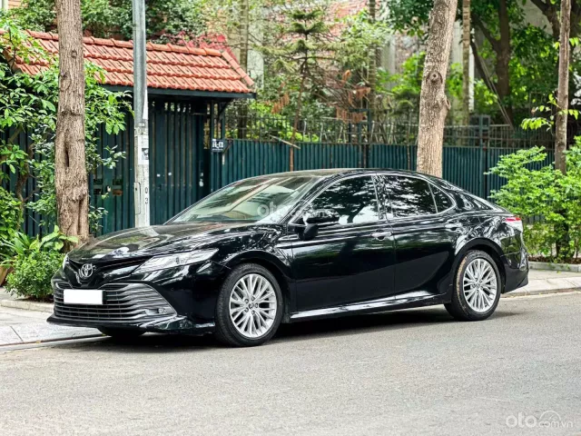 Toyota Camry 2.5Q 2020