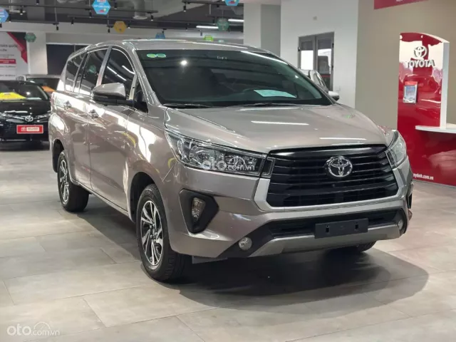 Toyota Innova 2.0E 2022