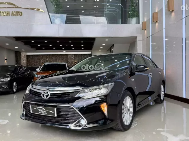 Toyota Camry 2.0E 2019