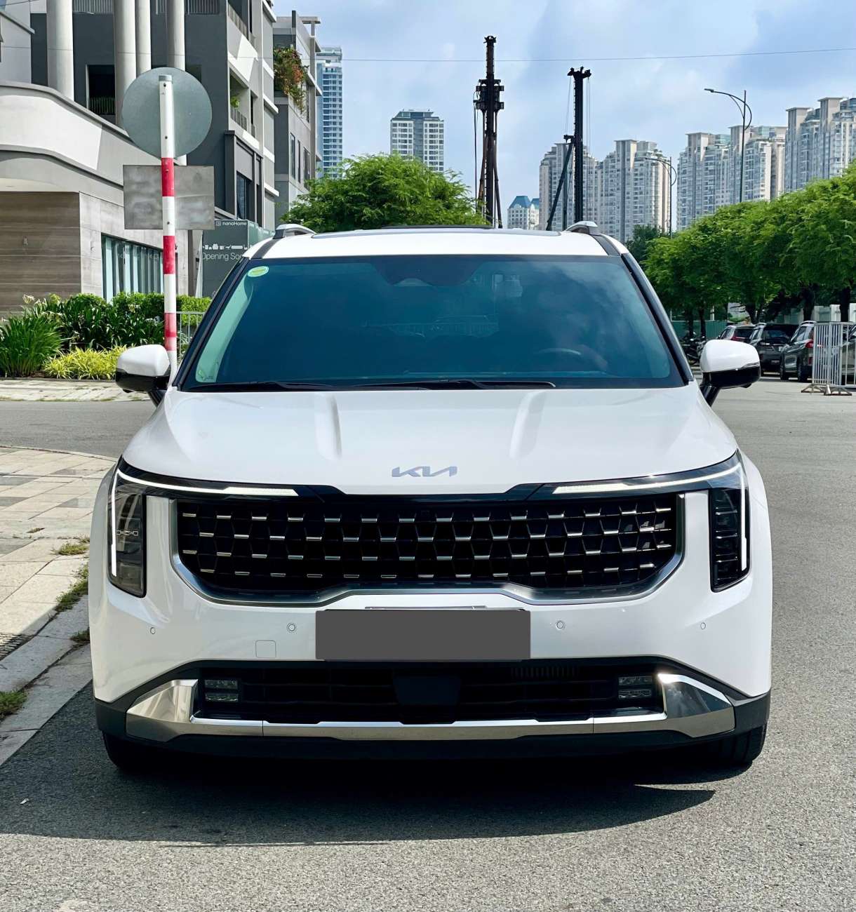 Bán xe Kia Carnival Signature 2.2D 2026, màu trắng