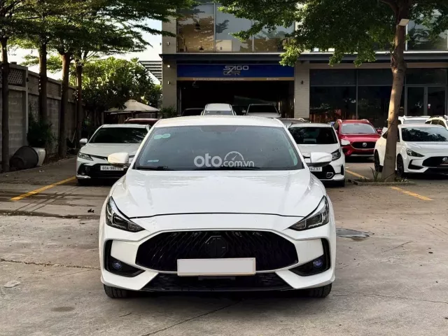 MG 5 STD 2024