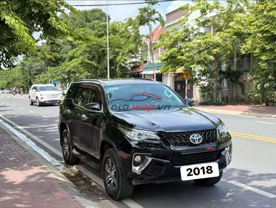 Toyota fortuner 2018 máy xăng
